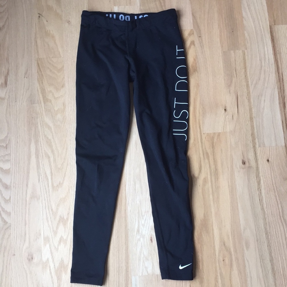 Nike XS Thermafit Leggings